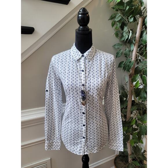 Patagonia Tops - Patagonia Button Up Shirt Women's Size 6 White Blue Organic Cotton Long Sleeve